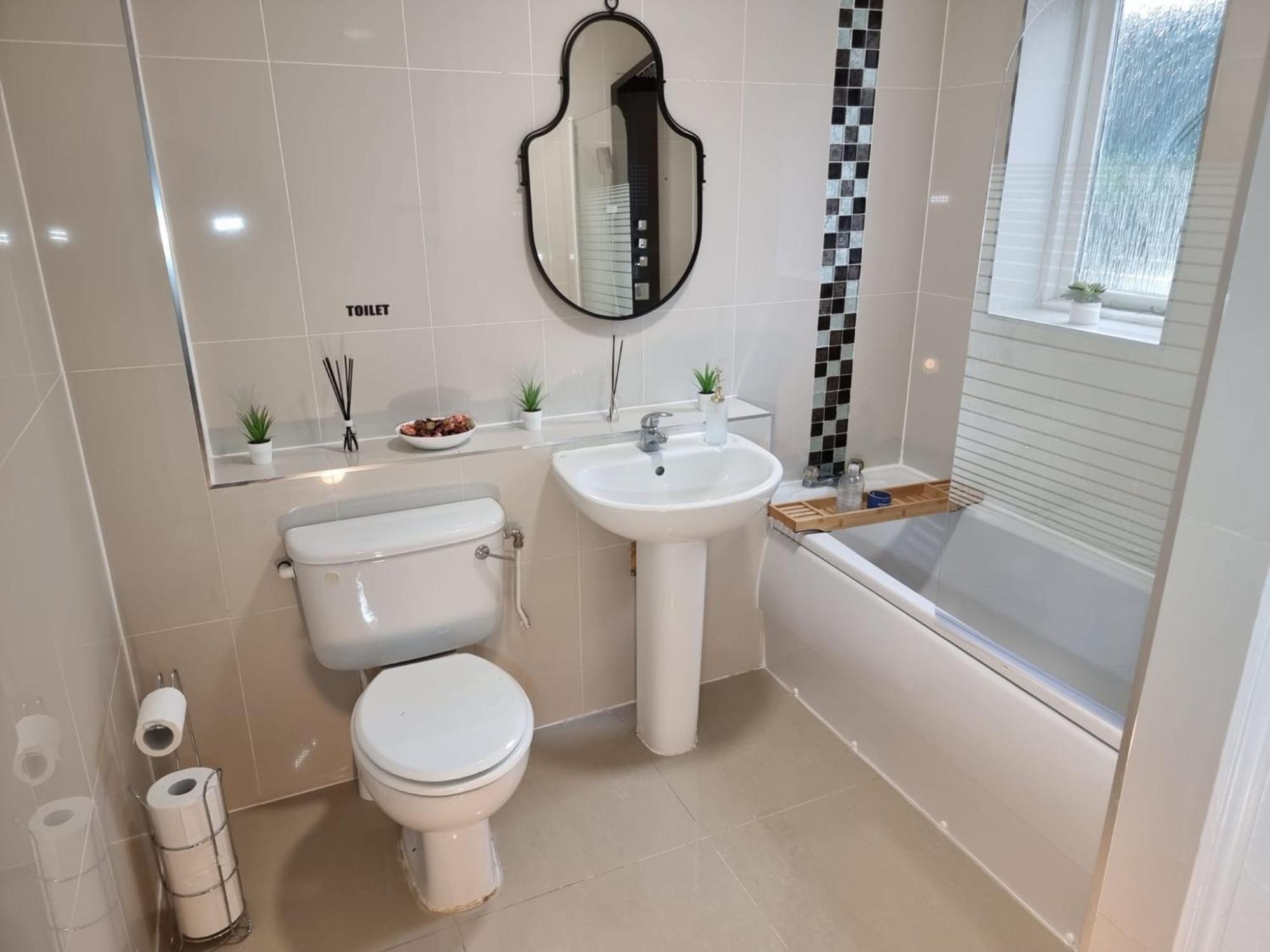 Century House Luxury Apartments Londen Buitenkant foto
